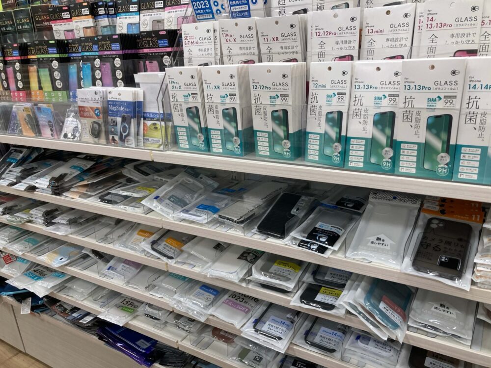 セリアモバイル用品コーナー売り場