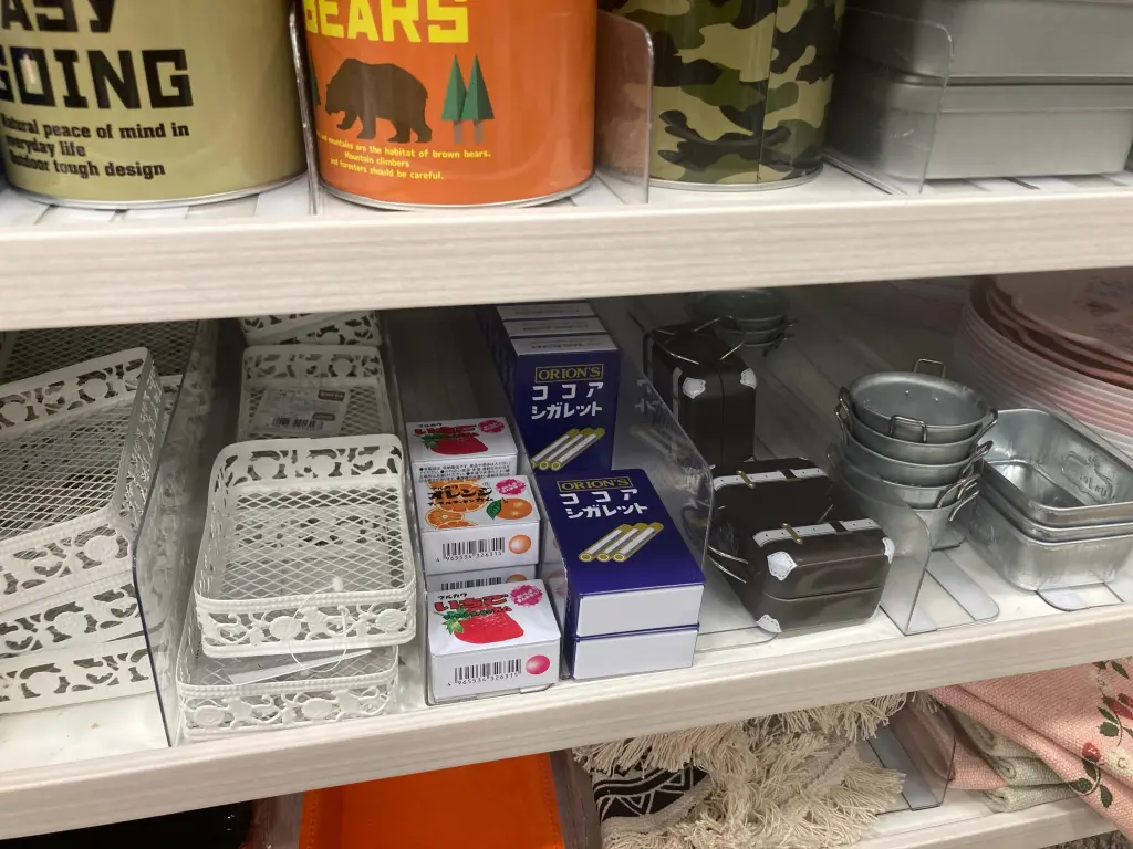 セリアで売ってたブリキ缶