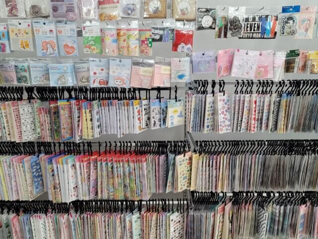 ダイソーのシール専用コーナー周辺