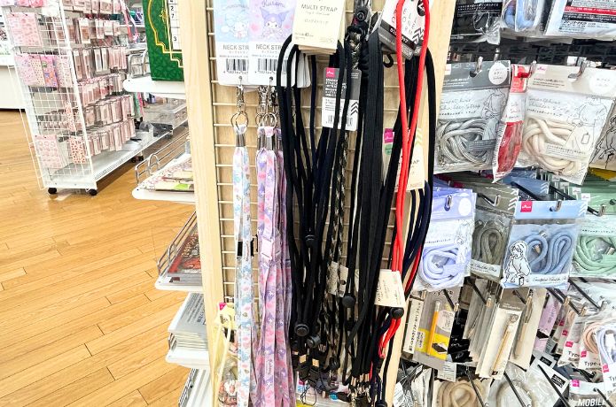 ダイソーで売ってるネックストラップ・ショルダーストラップ
