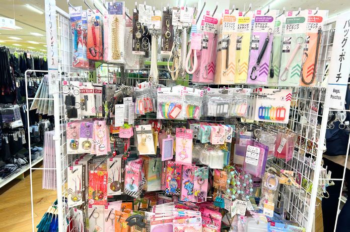 ダイソーで売ってる完成品ストラップ