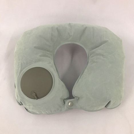 キャンドゥネットショップで売っているプッシュ式ネックピロー