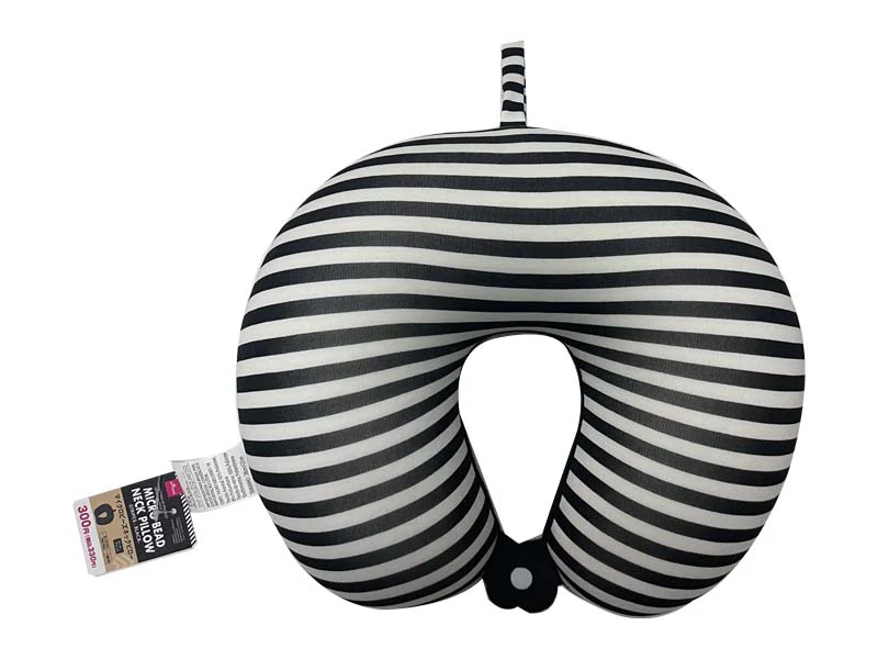 ダイソーネットストアで売っているマイクロビーズネックピロー(ボーダー、ブラック)