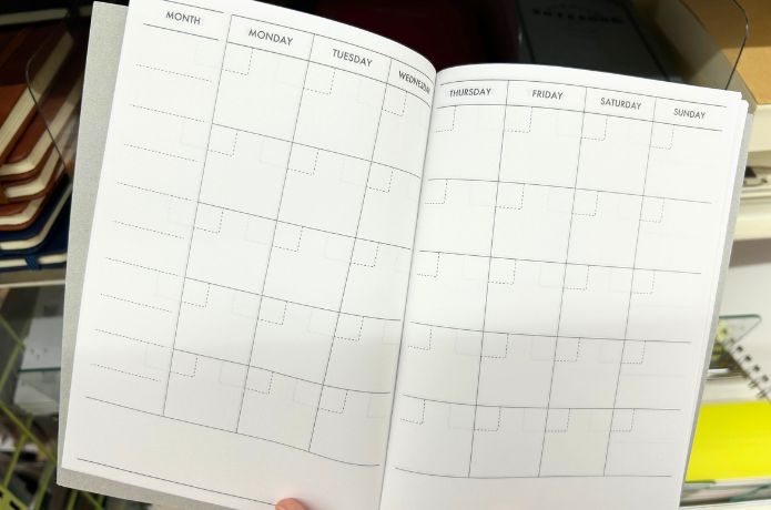 ダイソーで売っていた、自由に書き込めるスケジュール帳