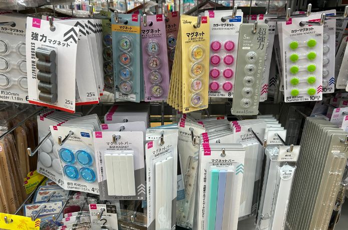 ダイソーで売ってるデザインマグネット