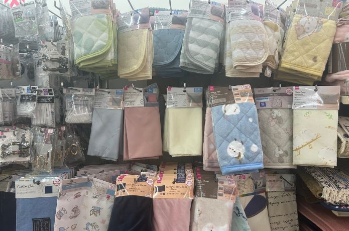 ダイソーで売ってる枕カバー